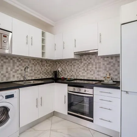 Bright 1bdr Flat In By Lovelystay *