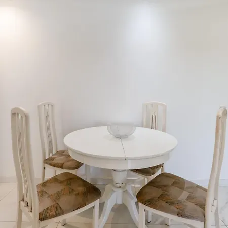 Bright 1bdr Flat In By Lovelystay * Αλμπουφέιρα