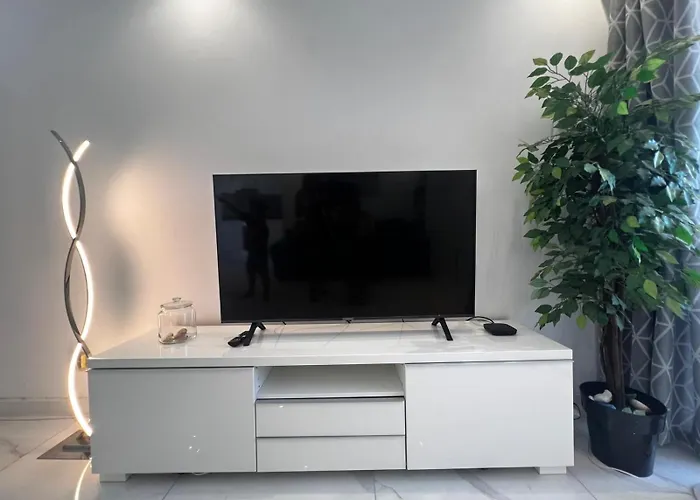 Bright 1bdr Flat In By Lovelystay * 알부페이라