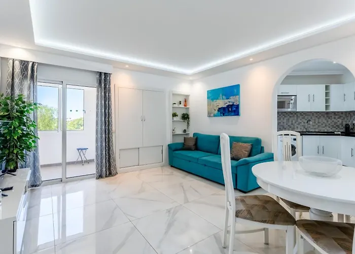 Bright 1bdr Flat In By Lovelystay 알부페이라