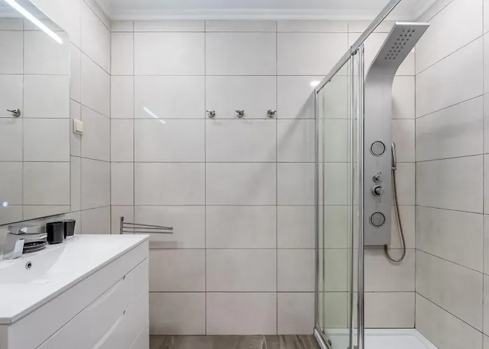 Bright 1bdr Flat In By Lovelystay 아파트 알부페이라