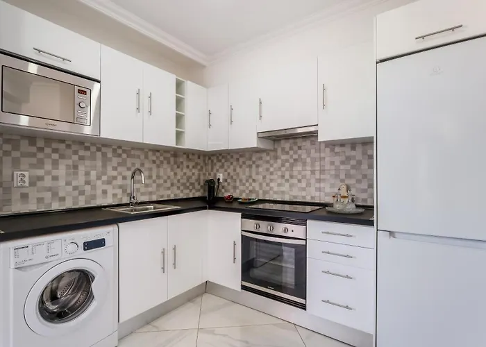 Bright 1bdr Flat In By Lovelystay *