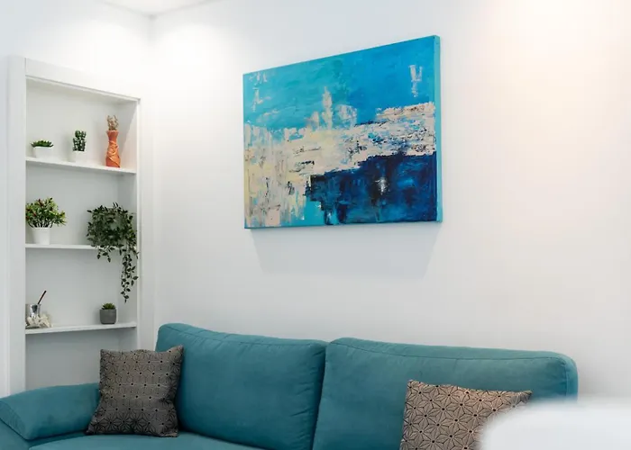 Bright 1bdr Flat In By Lovelystay 알부페이라