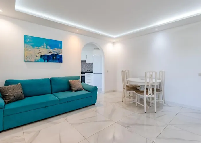 Bright 1bdr Flat In By Lovelystay *