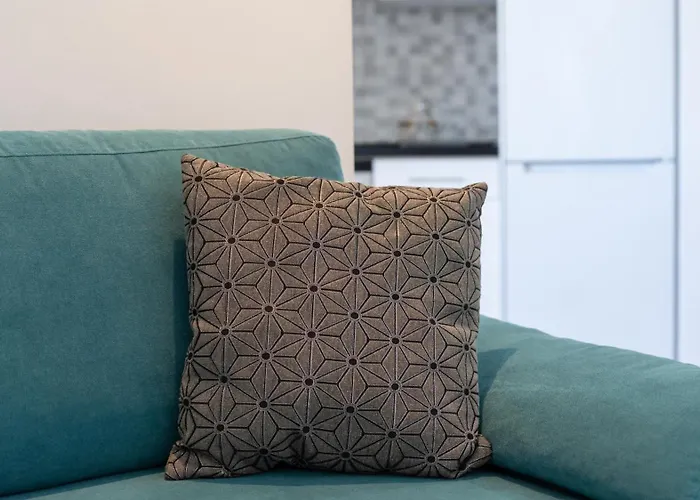 Bright 1bdr Flat In By Lovelystay *