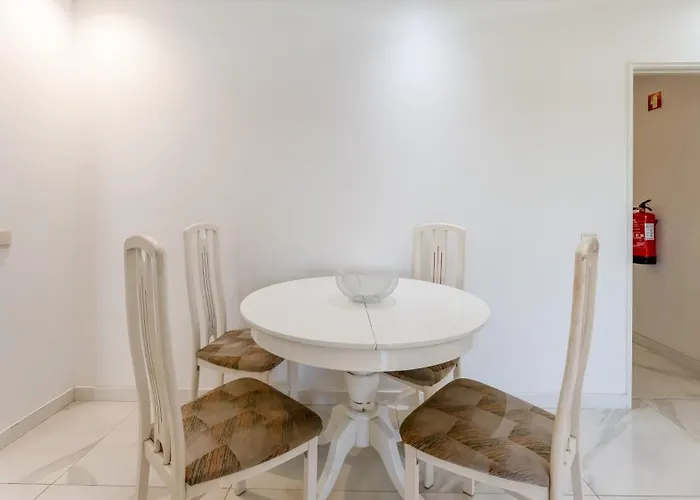 Bright 1bdr Flat In By Lovelystay * 알부페이라