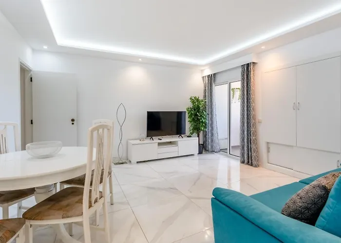 Bright 1bdr Flat In By Lovelystay 아파트