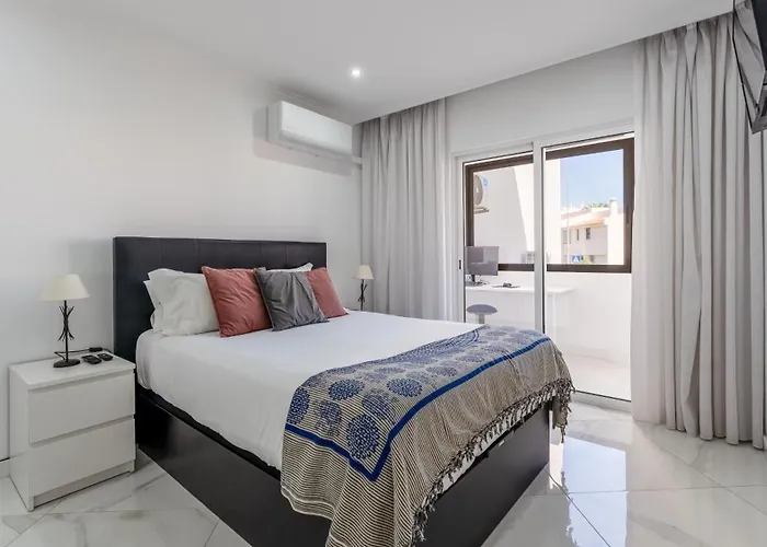 Bright 1bdr Flat In By Lovelystay