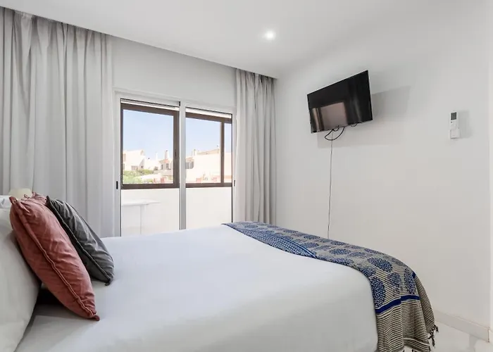 Bright 1bdr Flat In By Lovelystay *