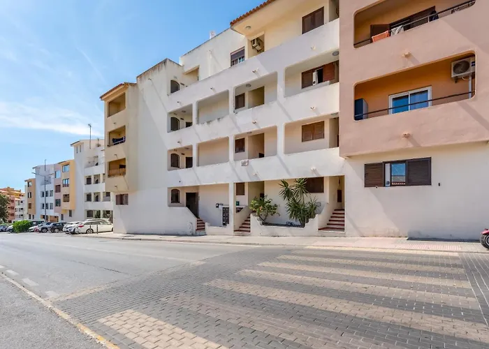 아파트 Bright 1bdr Flat In By Lovelystay