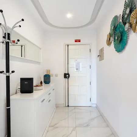 Bright 1bdr Flat In By Lovelystay Διαμέρισμα *