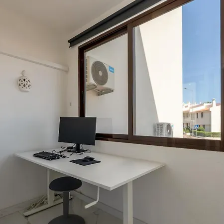 Διαμέρισμα Bright 1bdr Flat In By Lovelystay *